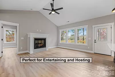 529 Waters Road, Hendersonville, NC 28792 - Photo 8