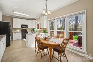 10825 Megwood Dr, Charlotte, NC 28277 - Photo 6