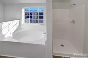 4022 Cindy Woods Ln, Charlotte, NC 28216 - Photo 14