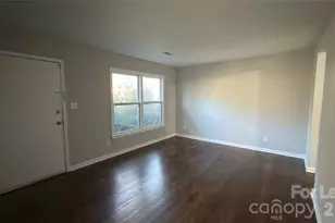 2900 Edsel Pl, Charlotte, NC 28205 - Photo 2