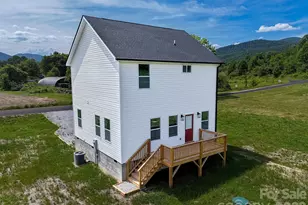 696 Beehive Rd, Hendersonville, NC 28792 - Photo 4
