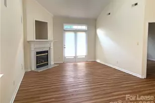 9110 Scarcliff Ln, Charlotte, NC 28277 - Photo 4