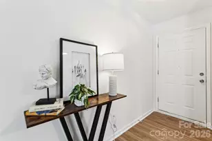 1620 Arlyn Cir, Charlotte, NC 28213 - Photo 2