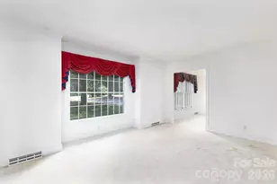 829 Rawlinson Rd, Rock Hill, SC 29732 - Photo 4