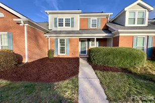 9241 N Vicksburg Park Ct, Charlotte, NC 28210 - Photo 2