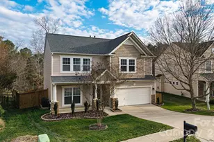 10513 Dominion Village Dr, Charlotte, NC 28269 - Photo 2