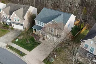 10513 Dominion Village Dr, Charlotte, NC 28269 - Photo 4