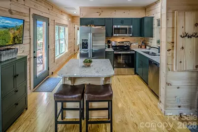 225 Oak Road, Beech Mountain, NC 28604 - Photo 4