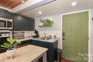 201 S Hoskins Rd, Charlotte, NC 28208 - Photo 16