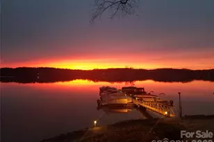 14526 Waterside Dr, Charlotte, NC 28278 - Photo 4