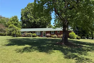 76 Eastview Ct, Taylorsville, NC 28681 - Photo 2