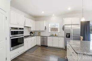 10302 Old Carolina Dr, Charlotte, NC 28214 - Photo 14