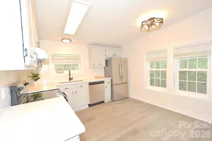 5008 Forestmont Dr, Matthews, NC 28105 - Photo 22