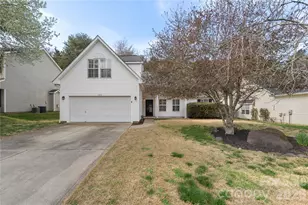 12028 Regent Ridge Ln, Charlotte, NC 28278 - Photo 2