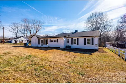 1429 17th Avenue NE, Hickory, NC 28601 - Photo 10