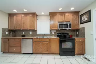 119 Bluff Ct, Statesville, NC 28625 - Photo 10