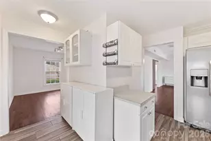 2240 Lawton Bluff Rd, Charlotte, NC 28226 - Photo 22