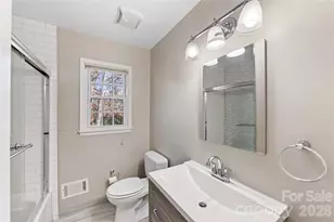 2240 Lawton Bluff Rd, Charlotte, NC 28226 - Photo 32