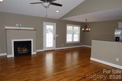 506 E Carpenter Street, Maiden, NC 28650 - Photo 2
