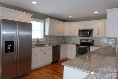 506 E Carpenter Street, Maiden, NC 28650 - Photo 4