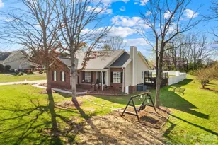 105 Laura Ct, Cherryville, NC 28021 - Photo 2