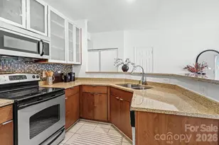 525 N Graham St, Charlotte, NC 28202 - Photo 10