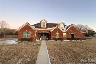 210 Florham Dr, Dallas, NC 28034 - Photo 2