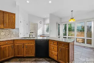 400 Charlotte St, Asheville, NC 28801 - Photo 12