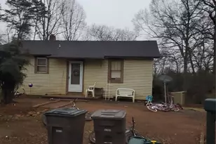 1729 Lakeview Dr, Statesville, NC 28677 - Photo 2