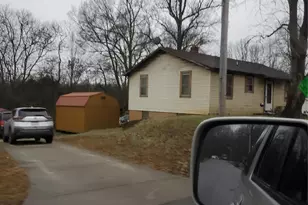 1729 Lakeview Dr, Statesville, NC 28677 - Photo 4