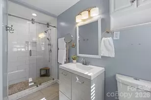 7701 Shady Ln, Charlotte, NC 28215 - Photo 18