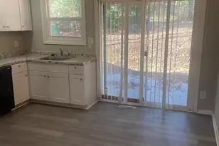 526 Blendwood Dr, Charlotte, NC 28215 - Photo 6