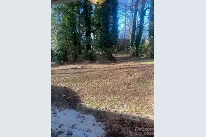 526 Blendwood Drive, Charlotte, NC 28215 - Photo 12