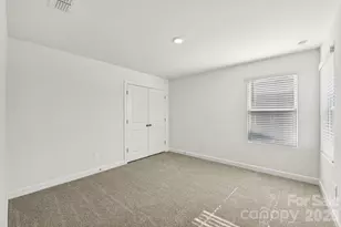 8124 Hidden Spgs Trl, Charlotte, NC 28216 - Photo 16