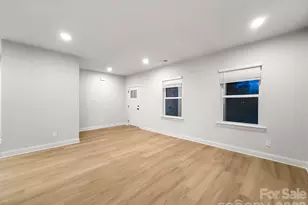 1566 7th Ave Dr, Hickory, NC 28602 - Photo 2