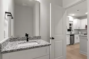 1566 7th Ave Dr, Hickory, NC 28602 - Photo 10