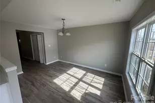 5423 Eneida Sue Dr, Charlotte, NC 28214 - Photo 4