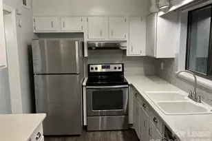 415 E Broad St, Statesville, NC 28677 - Photo 4