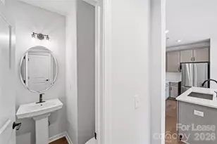 423 Vinroot Aly, Charlotte, NC 28217 - Photo 34