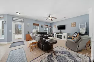 136 Mountain Island Dr, Statesville, NC 28677 - Photo 10