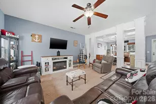 136 Mountain Island Dr, Statesville, NC 28677 - Photo 12