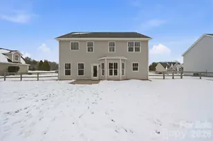 136 Mountain Island Dr, Statesville, NC 28677 - Photo 4