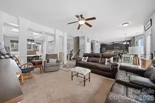 136 Mountain Island Dr, Statesville, NC 28677 - Photo 14