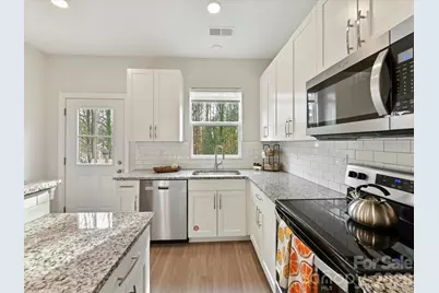 6400 Carver Boulevard, Charlotte, NC 28269 - Photo 10