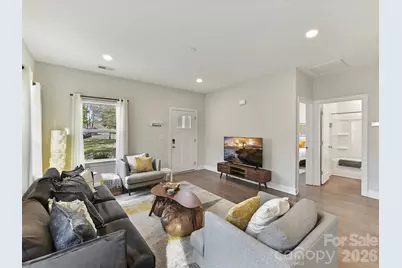 6400 Carver Boulevard, Charlotte, NC 28269 - Photo 4