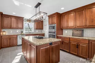 522 Country Club Cir, Shelby, NC 28150 - Photo 2