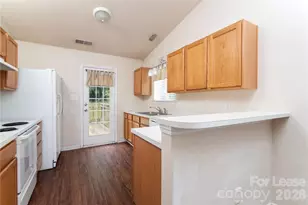 2836 Oasis Ln, Charlotte, NC 28214 - Photo 6