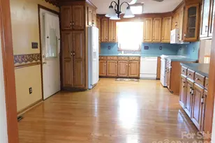 175 Briarfield Dr, Mooresville, NC 28115 - Photo 6