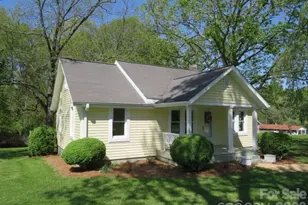 736 Country Club Dr, State Road, NC 28676 - Photo 2