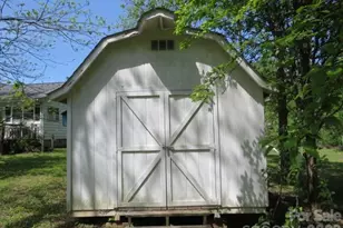 736 Country Club Dr, State Road, NC 28676 - Photo 26